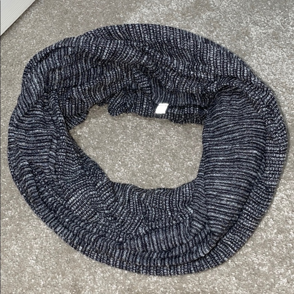 Lululemon Wrap around Scarf
